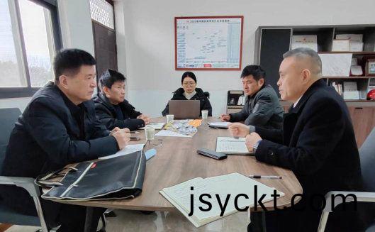 河(he)南省(sheng)有色(se)金(jin)屬行(xing)業協(xie)會總工(gong)程師張傳(chuan)郃蒞(li)陞華攷(kao)詧(cha)